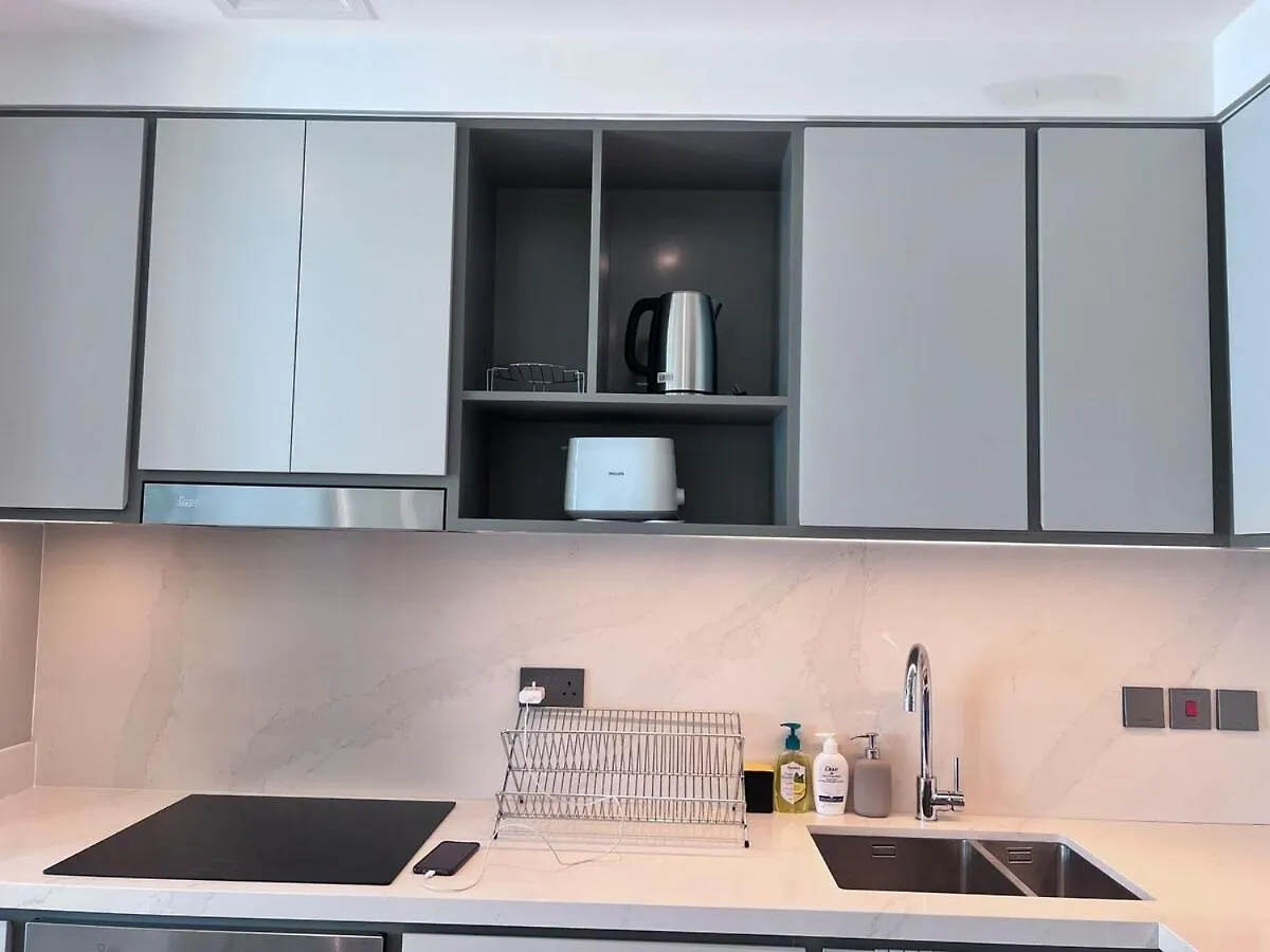 A Luxurious 2 Bedroom Emaar Beachfront Apartment In Palm Jumeirah Dubai