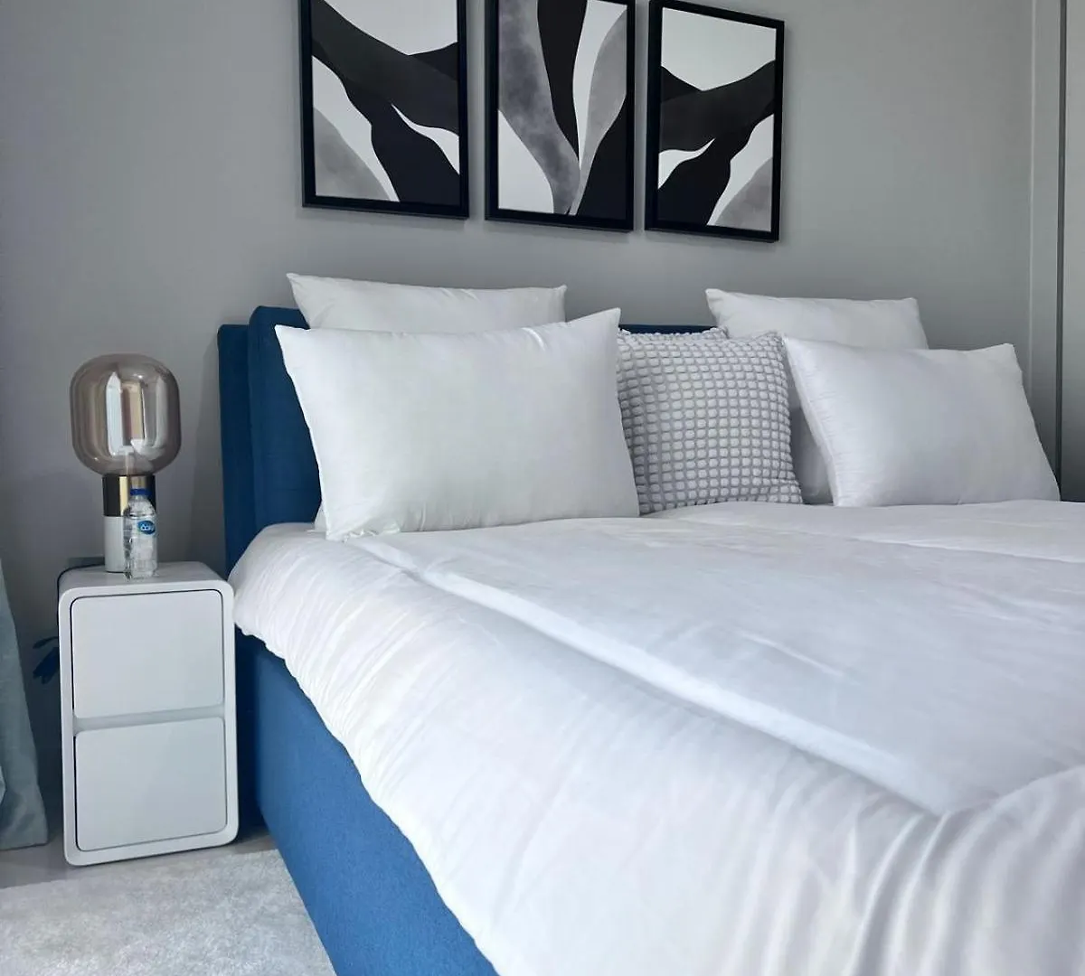 A Luxurious 2 Bedroom Emaar Beachfront Apartment In Palm Jumeirah Dubai