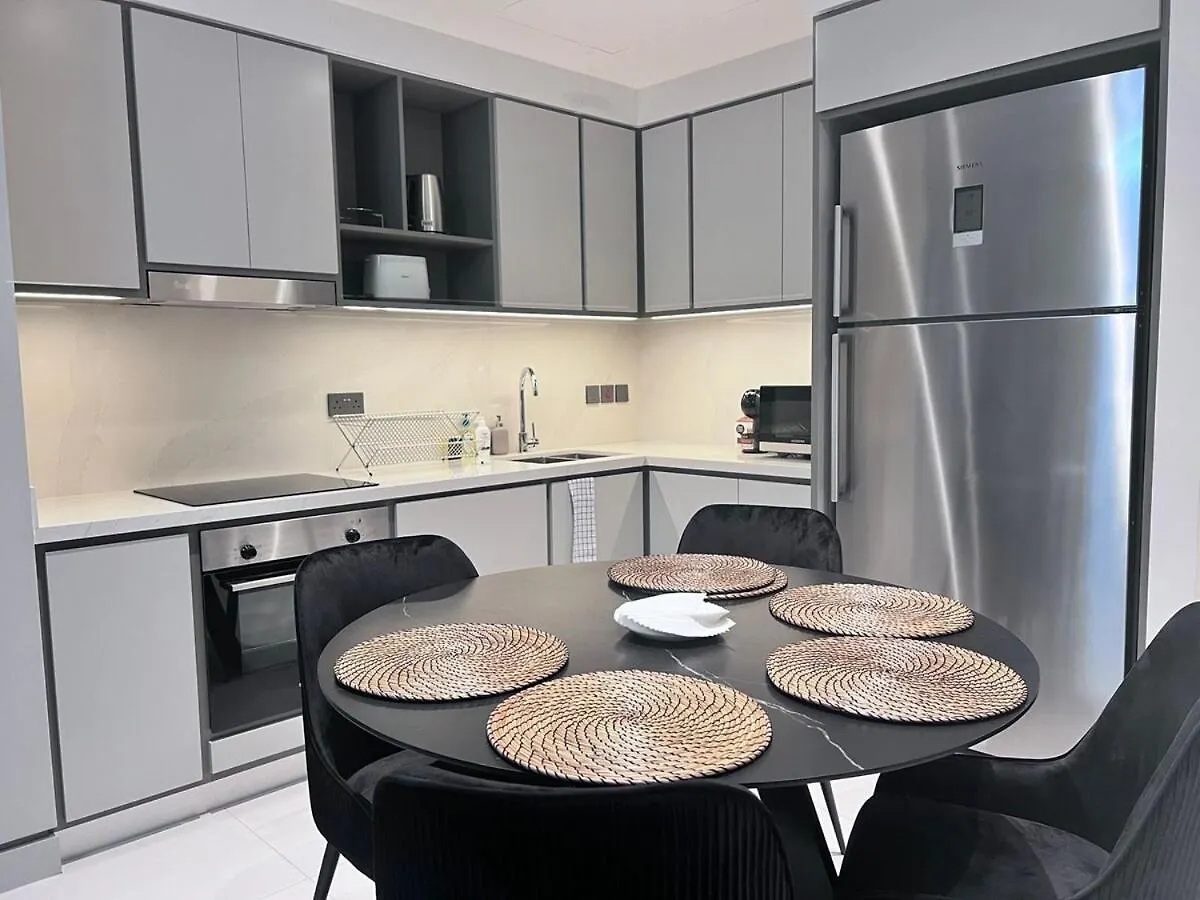 A Luxurious 2 Bedroom Emaar Beachfront Apartment In Palm Jumeirah Dubai 0*,