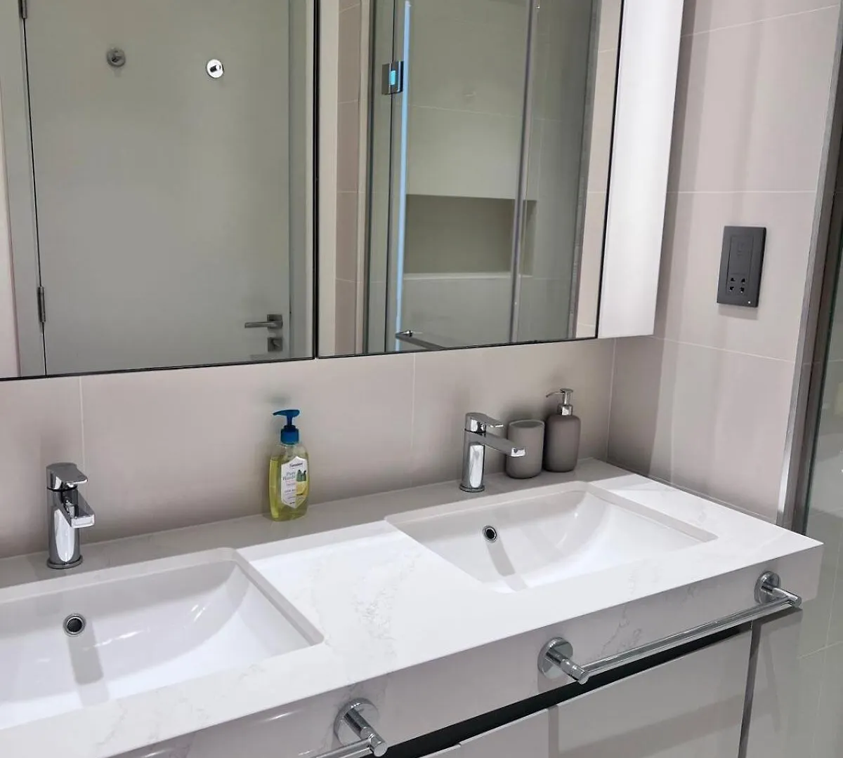 A Luxurious 2 Bedroom Emaar Beachfront Apartment In Palm Jumeirah Dubai