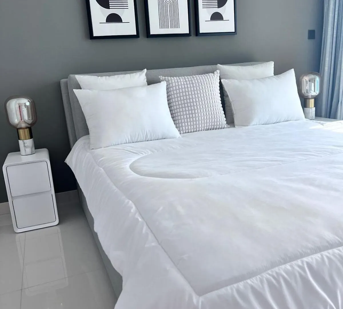 A Luxurious 2 Bedroom Emaar Beachfront Apartment In Palm Jumeirah Dubai United Arab Emirates