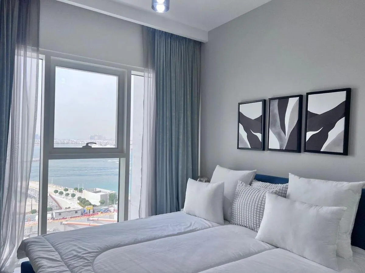 A Luxurious 2 Bedroom Emaar Beachfront Apartment In Palm Jumeirah Dubai United Arab Emirates