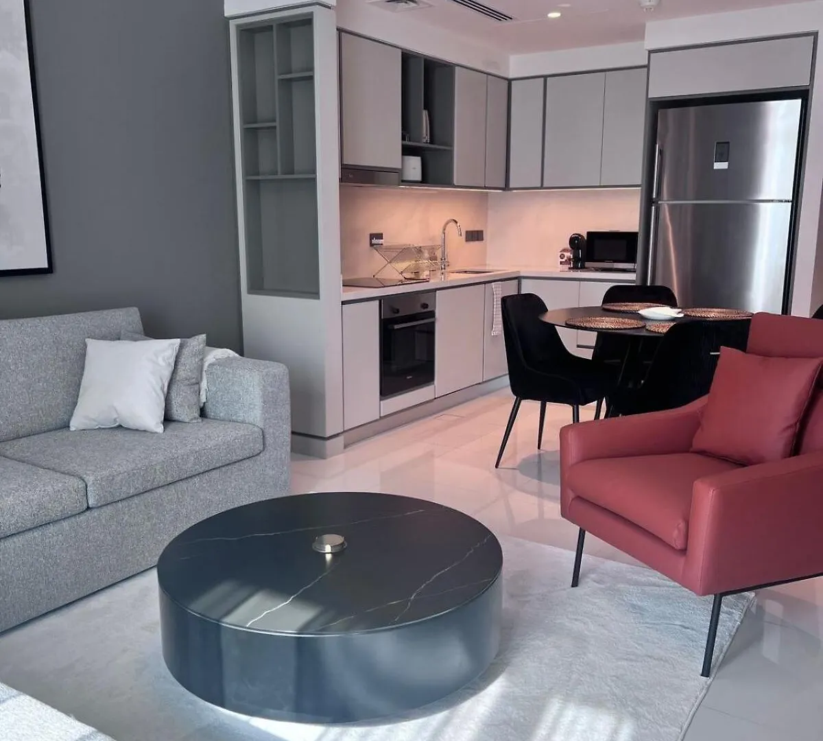 A Luxurious 2 Bedroom Emaar Beachfront Apartment In Palm Jumeirah Dubai
