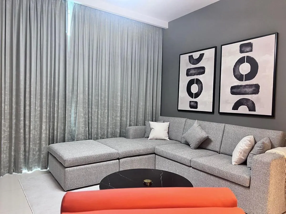 A Luxurious 2 Bedroom Emaar Beachfront Apartment In Palm Jumeirah Dubai