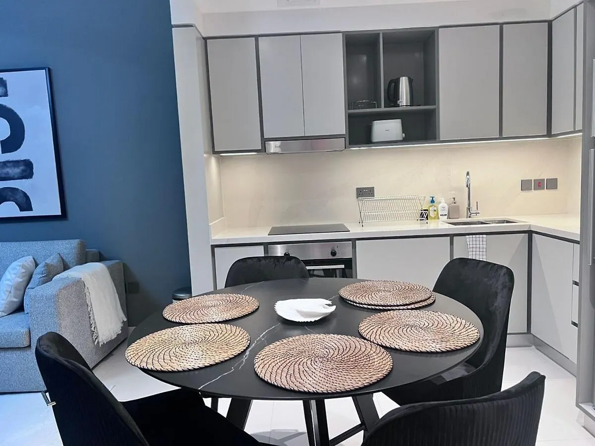 A Luxurious 2 Bedroom Emaar Beachfront Apartment In Palm Jumeirah Dubaj 0*,  Spojené arabské emiráty